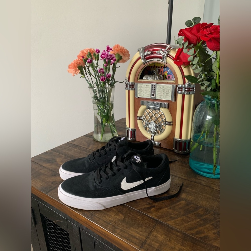 Nike SB Charge Sneakers